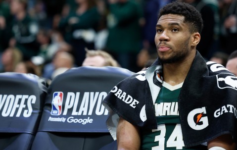 mksports-雄鹿队惨败后更衣室爆发冲突，主帅回应，时间发展出现大小您的.的简单介绍