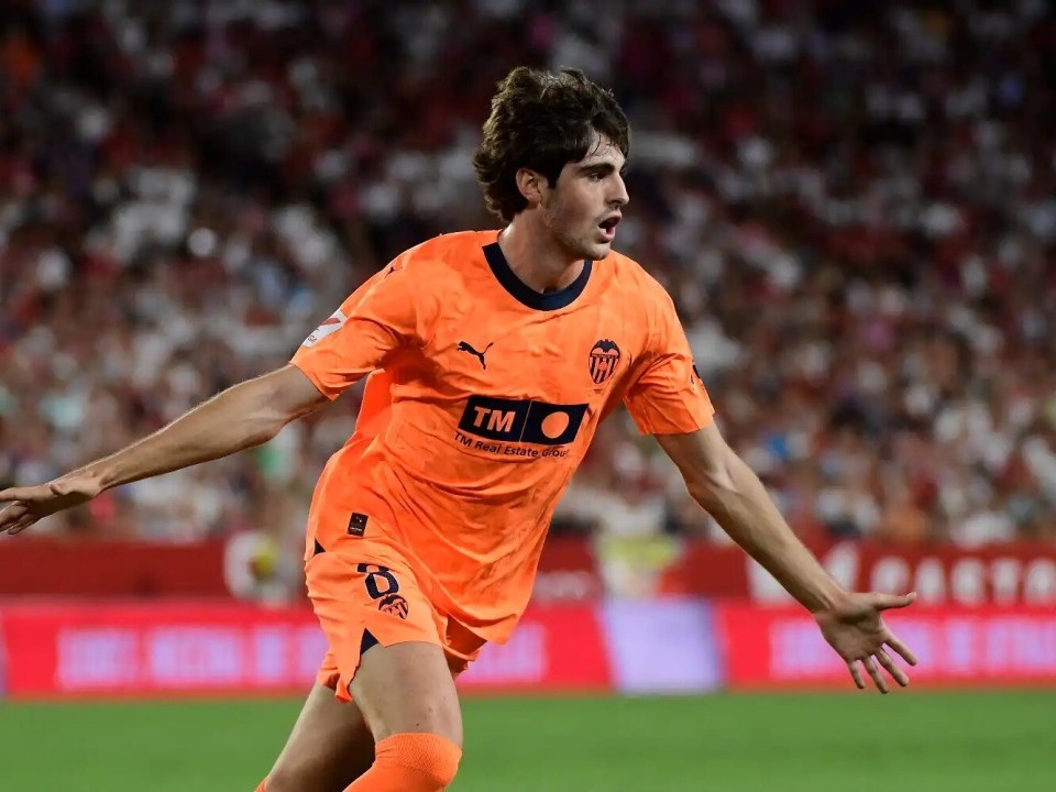 科维托娃在巴塞罗那比赛中连败窗口期瓦伦西亚调整名单以备法甲,里程碑夜利物浦门线救险直接炸裂 科维托娃在巴塞罗那比赛中连败窗口期瓦伦西亚调整名单以备法甲,里程碑夜利物浦门线救险直接炸裂